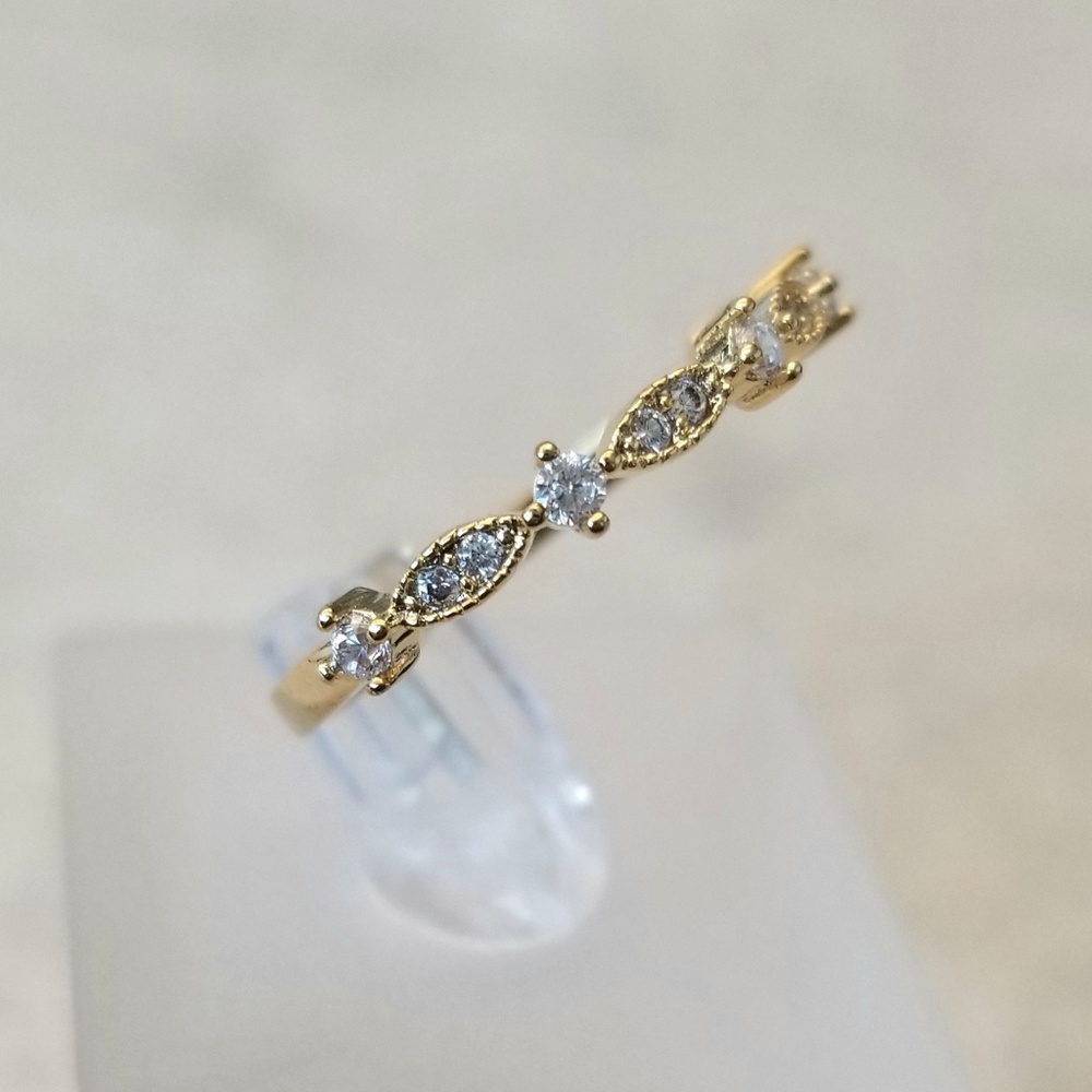 18k Stack Band - Picture 4 of 9